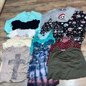 Ladies Size Extra Large Bundle of Clothes